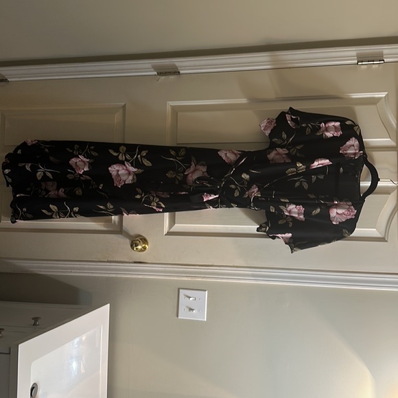 Dynamite floral print wrap dress - Picture 2 of 4